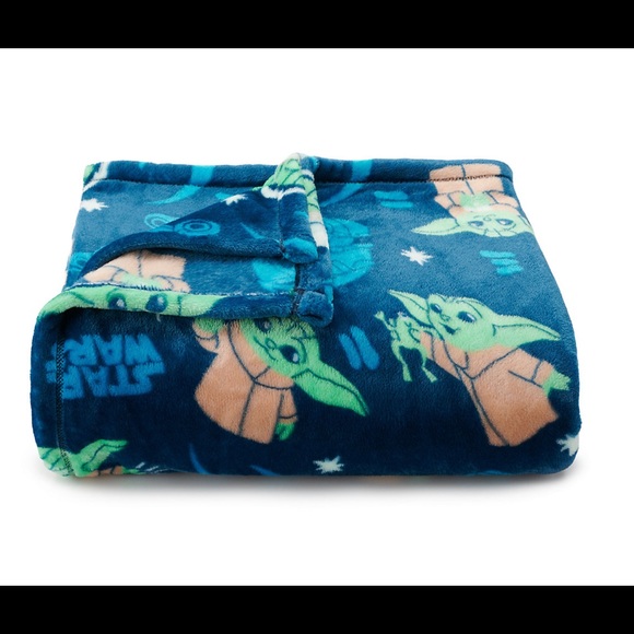 Star Wars Mandalorian Baby Yoda Grogu oversized plush throw blanket - Picture 3 of 3